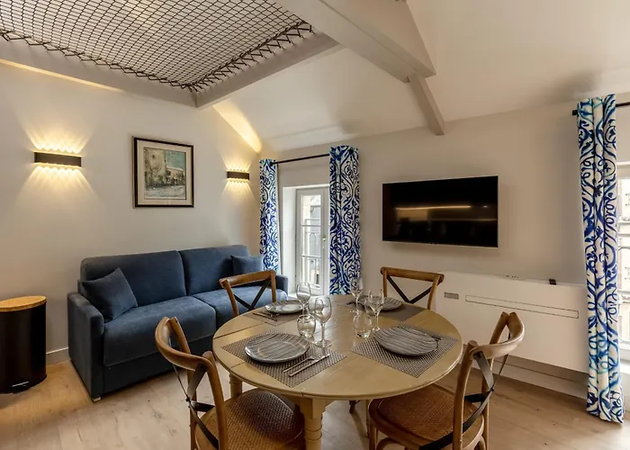 L'escale Du Vieux Port - 2nd Floor - Center 4 P - Airco Apartment *